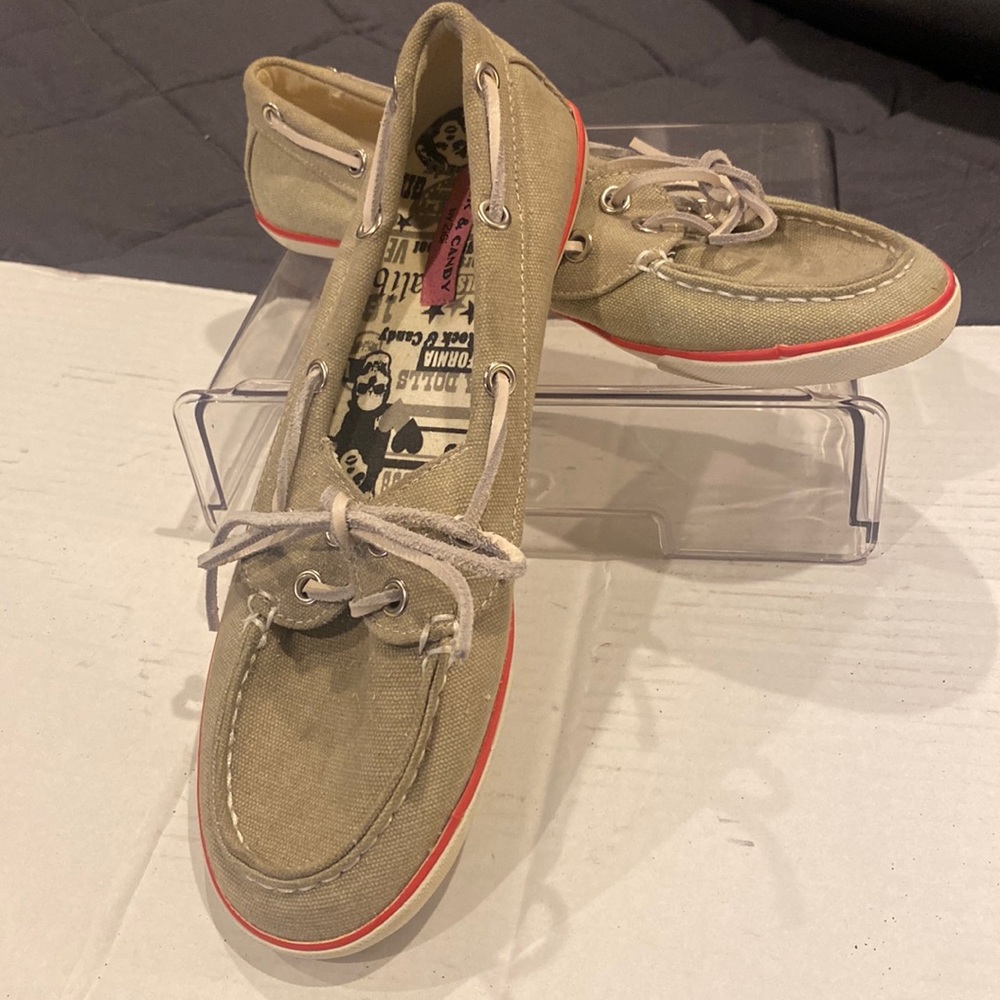 Size 8 khaki canvass Boatie flat shoe with orange rim